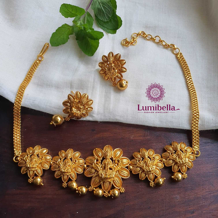 Lakshmi High Neckchoker