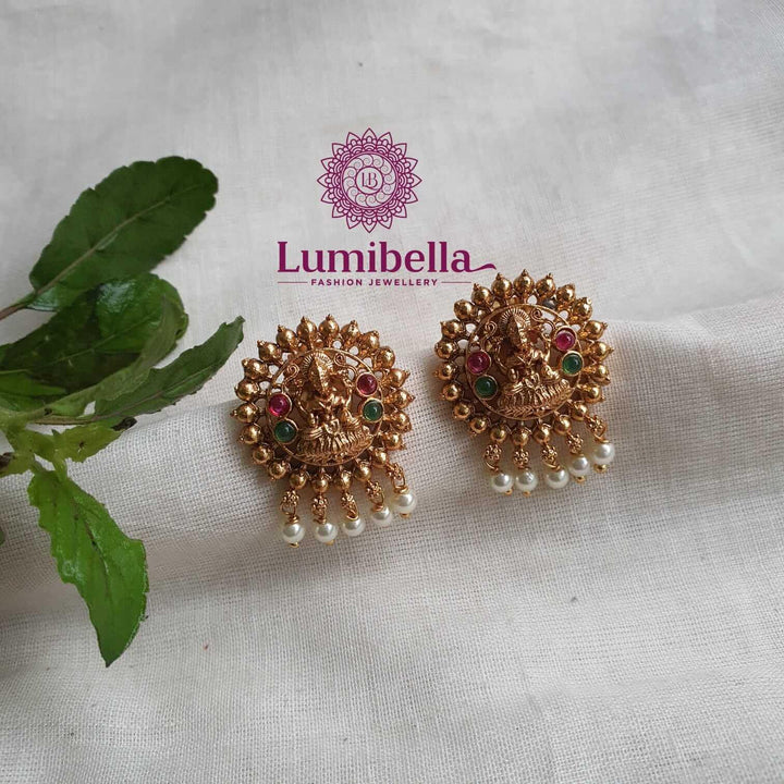 Lekshmi Round Stud