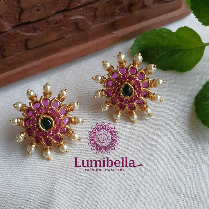 Pearl Floral Studs - LumibellaFashion